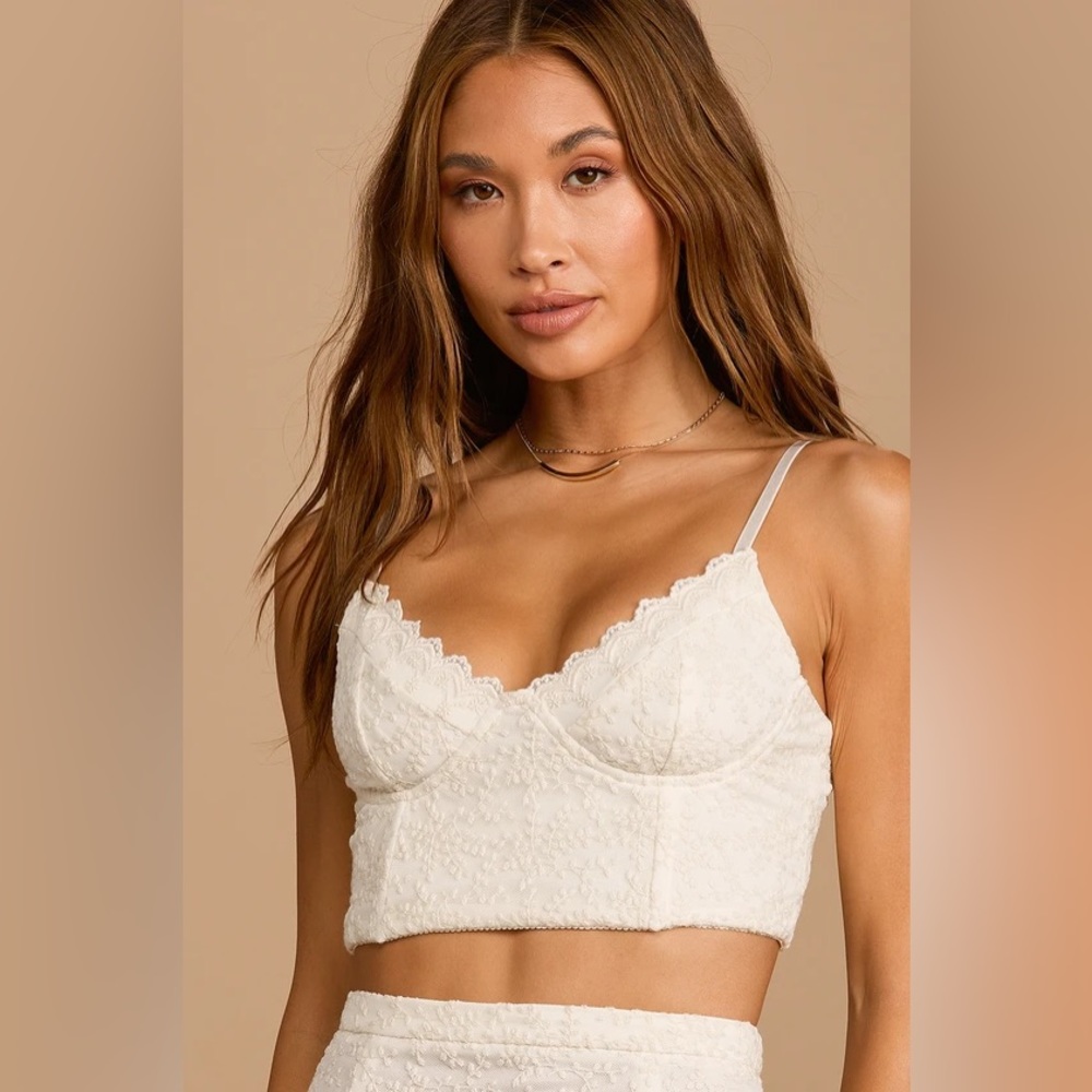 Lulu’s White Lace Crop Top